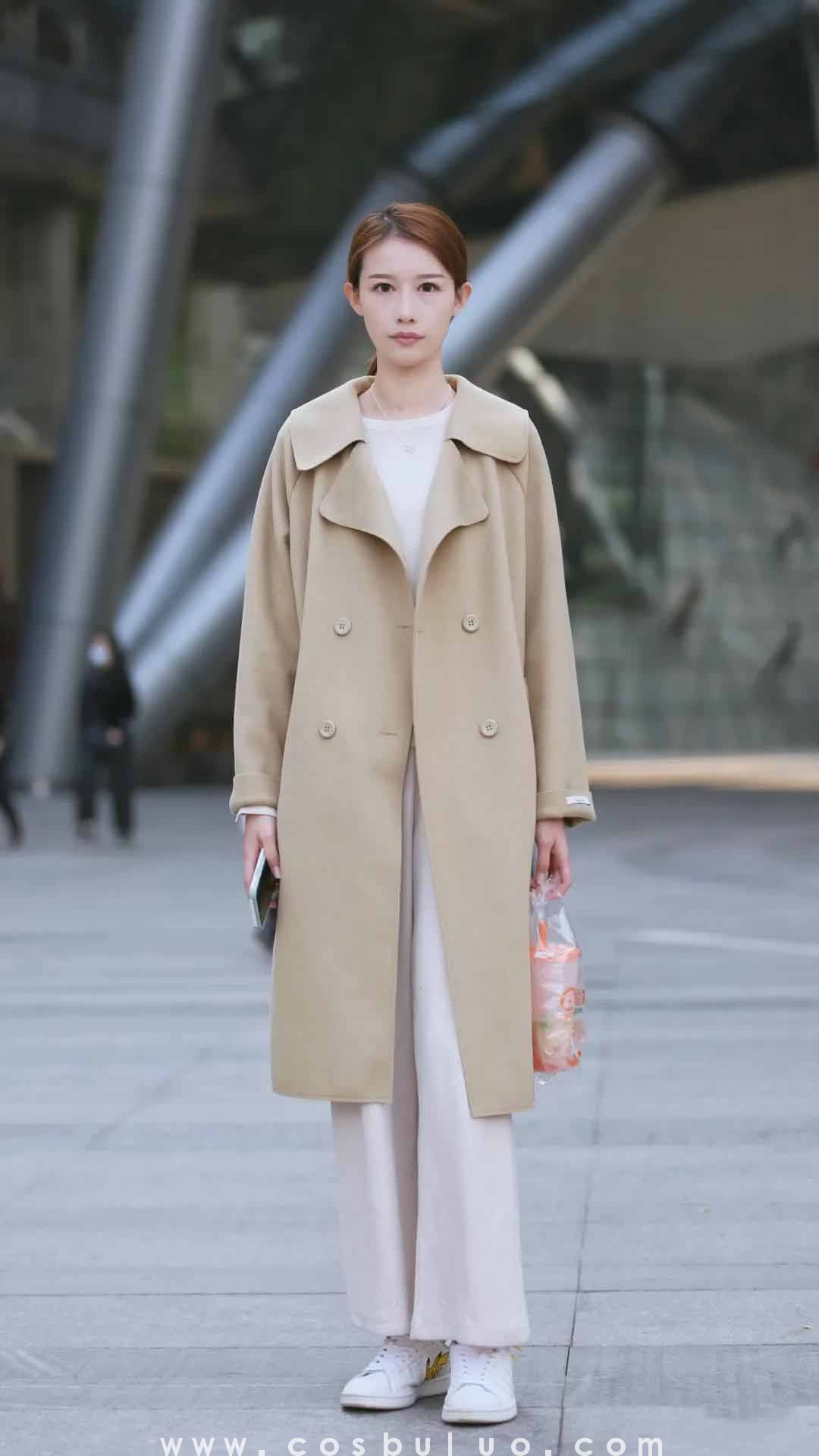 街拍|入冬了还那么暖和 拍到了很多对逛街的闺蜜(图1)