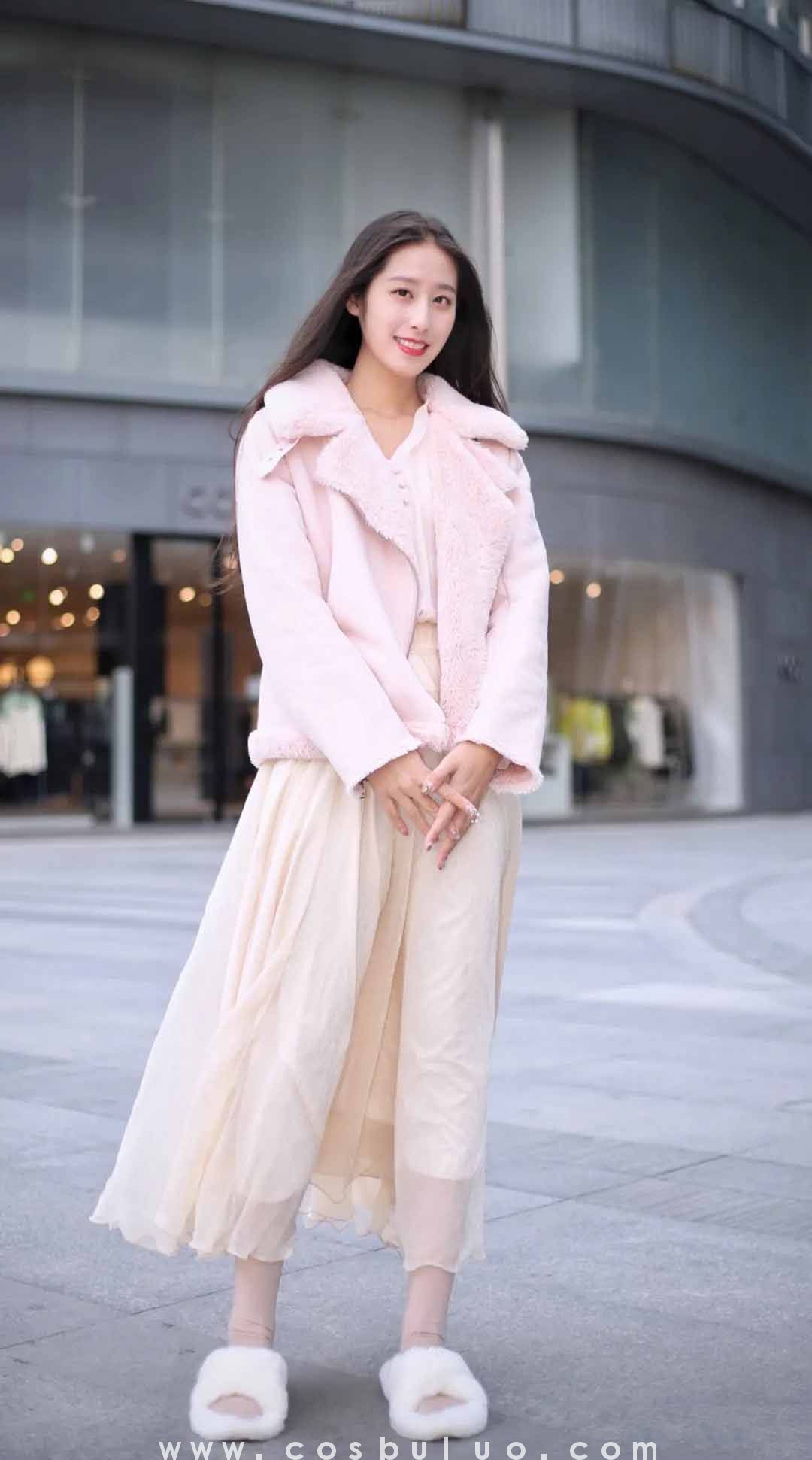街拍|要降温了 拍一组暖暖的小姐姐 陪你度过冬天(图1)
