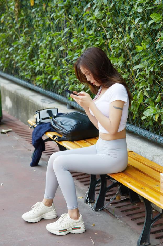 【街拍】性感紧身白衣美女【129P-2.36G】(图7)