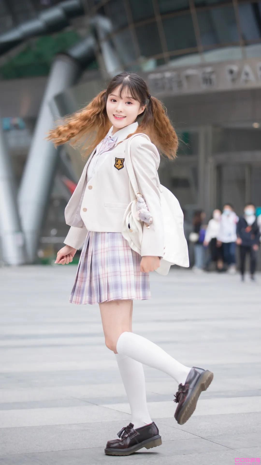 杨幂最爱的小腿袜撩炸了！时髦显瘦，随便搭都好看哭！(图7)