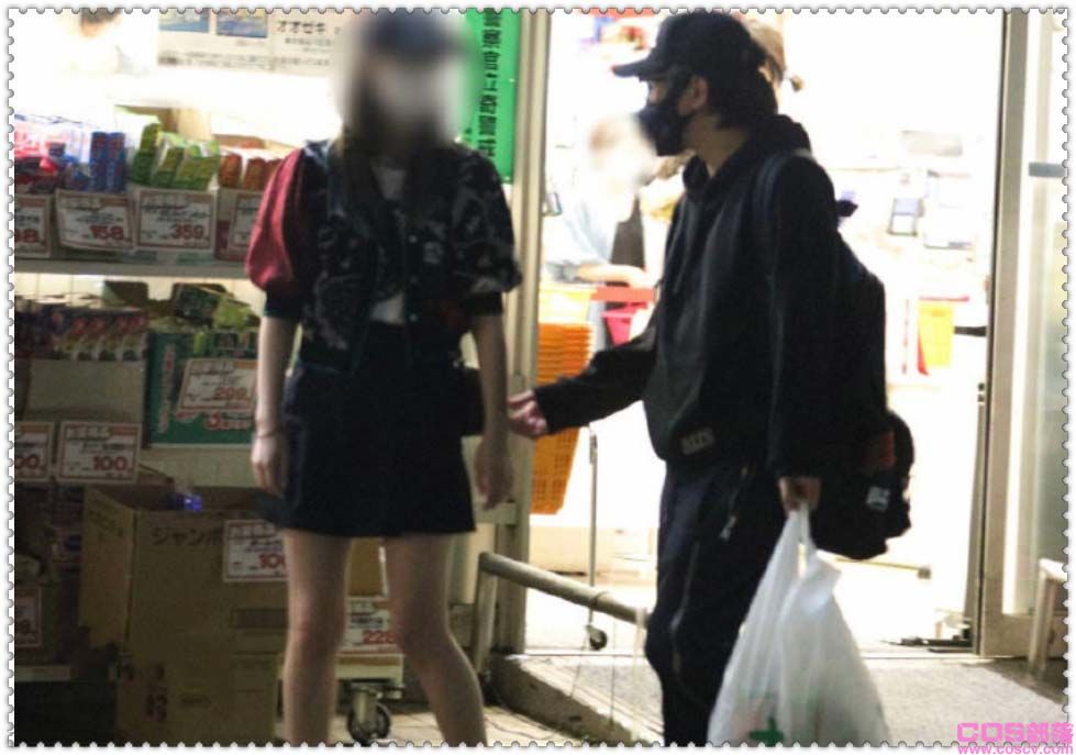 桑原彰出轨嫩模 约会小12岁女模特被捉现场(图1)