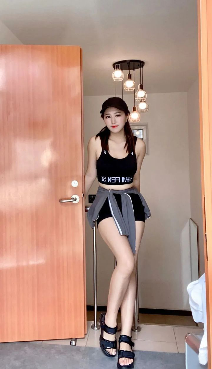 网红沈樵事件因拍摄几十部淫秽视频，被刑拘，自导自演亲力亲为(图1)