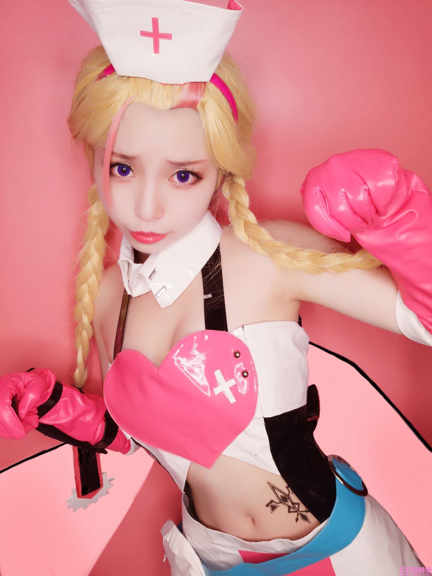 《嗜谎之神》幽丽护士装cosplay君Cn：白易子(图1)
