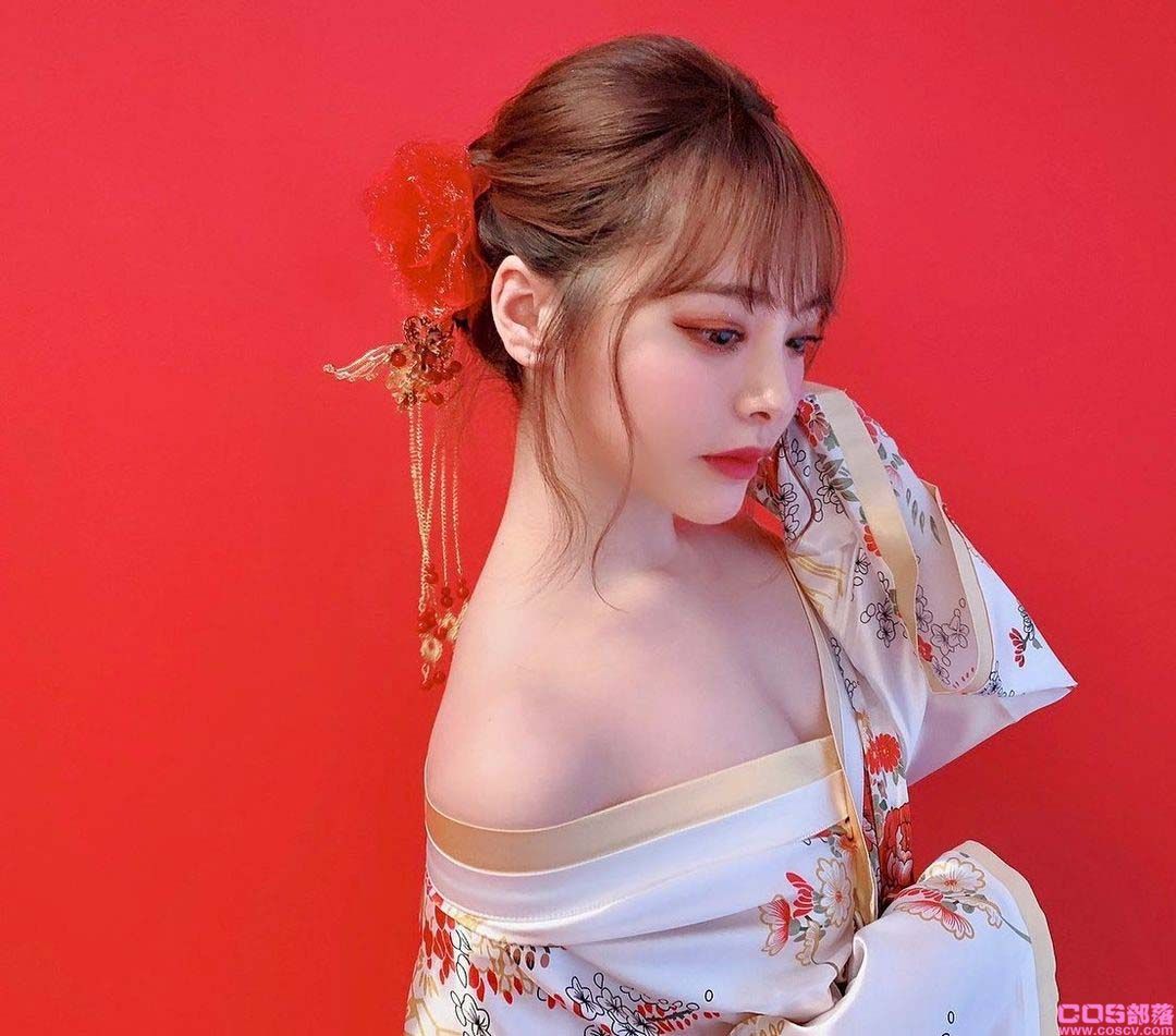 疑似辱韩？女优《小仓由菜》化身《鱿鱼游戏》玩家！上衣编号让韩国人气炸！(图6)