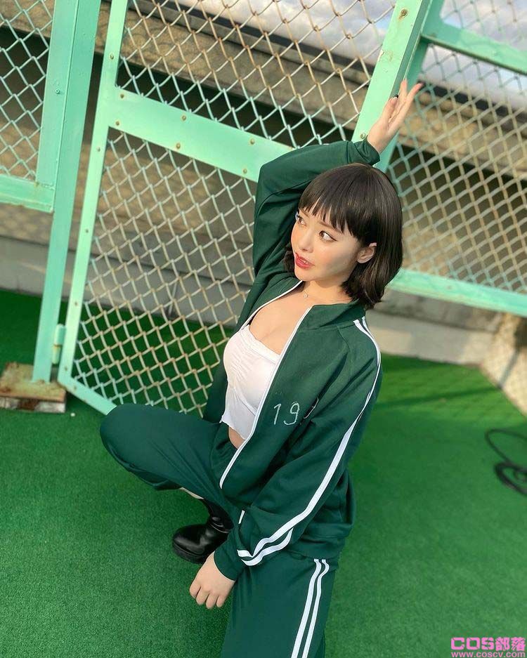 疑似辱韩？女优《小仓由菜》化身《鱿鱼游戏》玩家！上衣编号让韩国人气炸！(图9)