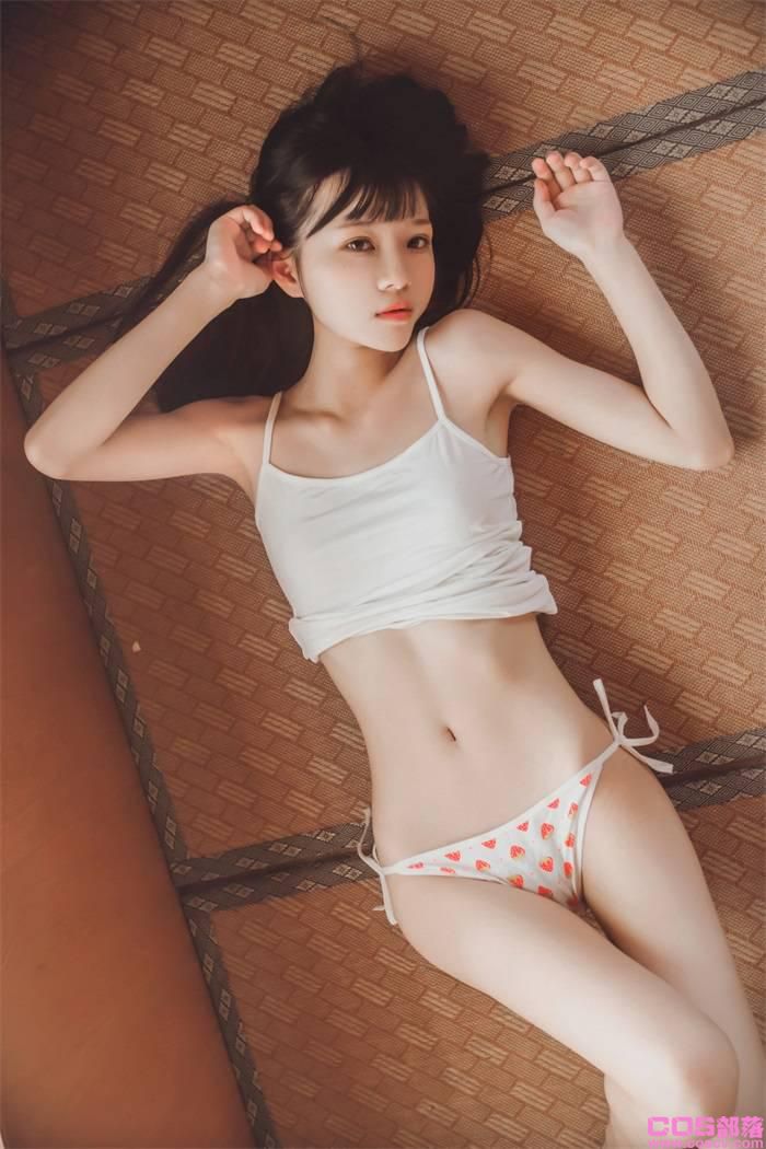 罗利风COS 桜桃喵 – 小背心换水手服1、2合辑【144P/416MB】(图1)