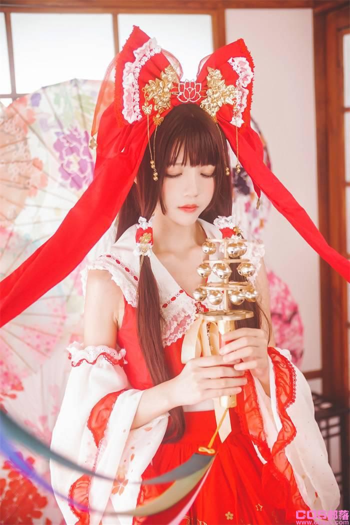 罗利风COS 桜桃喵 - 灵梦／新年快乐【45P/553MB】(图2)