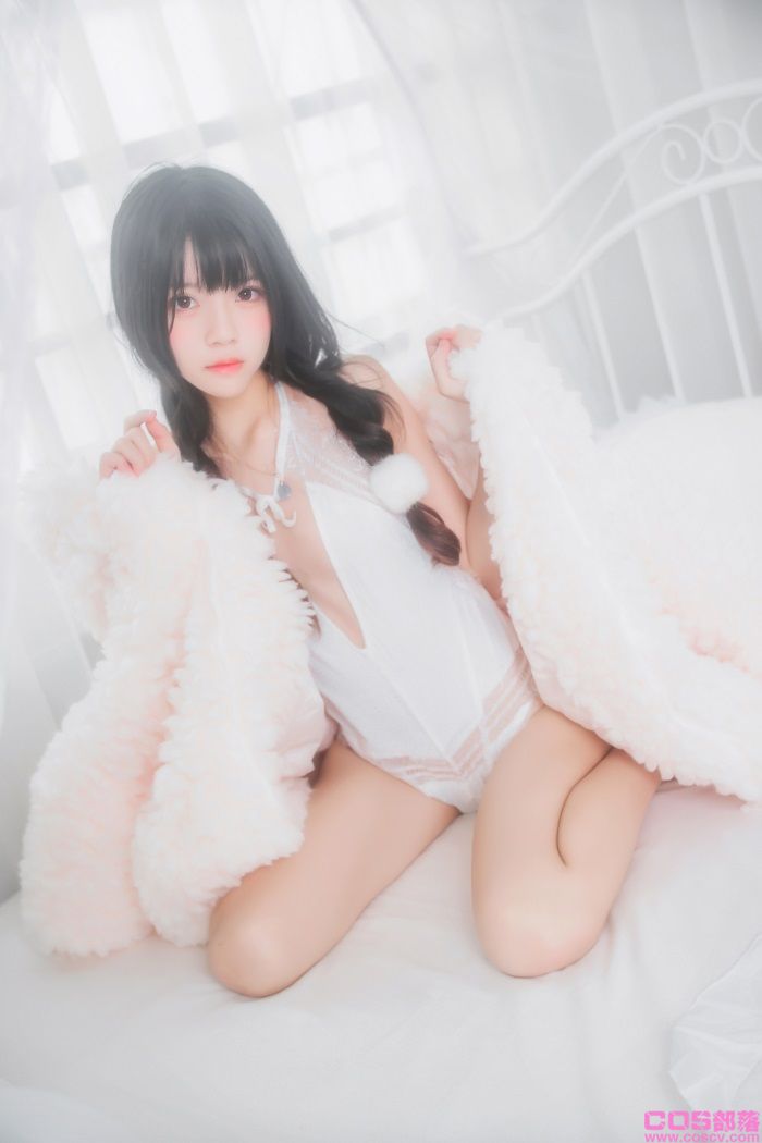 罗利风COS 桜桃喵 - 冬眠系列-纯白私房【46P/385MB】(图1)
