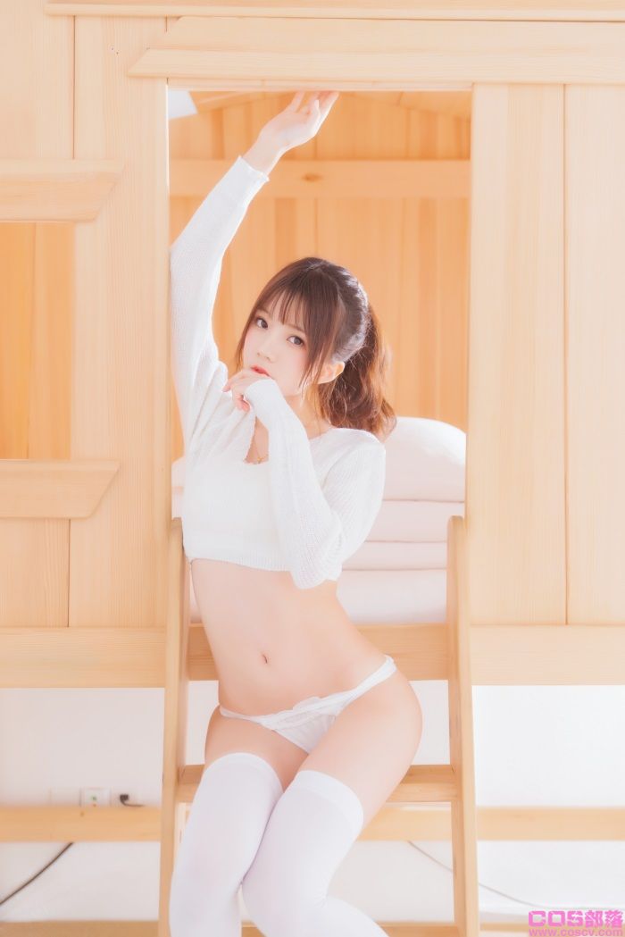 人气动漫Coser@桜桃喵 - 小白【33P/534MB】(图1)