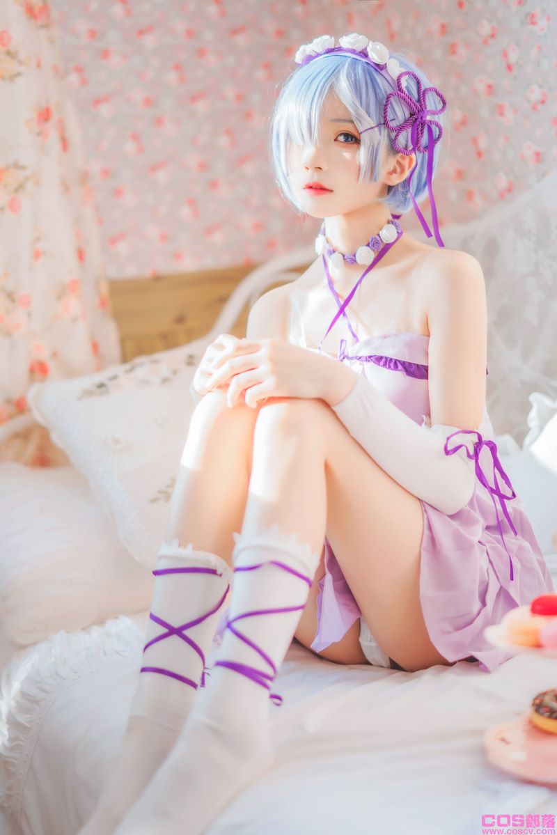 人气Coser@桜桃喵 蕾姆小睡裙【40P/639MB】(图1)