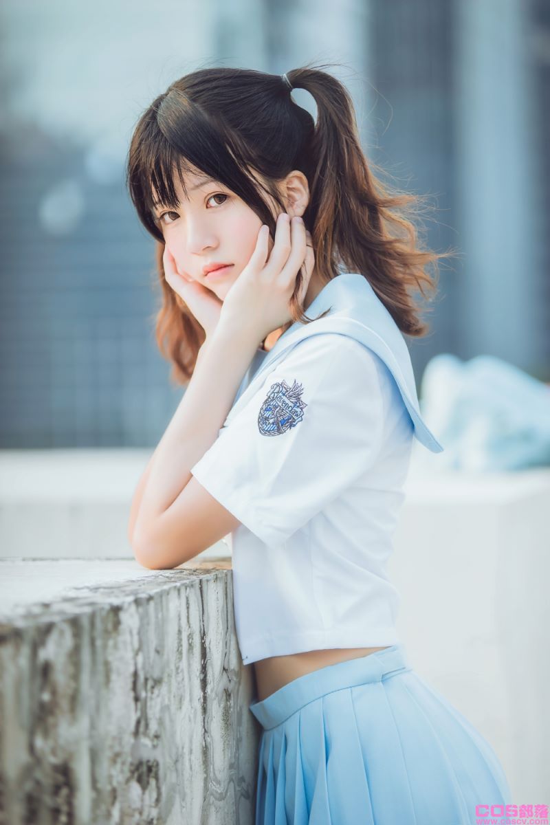 人气Coser@桜桃喵 - JK女子高中生【19P/163MB】(图1)
