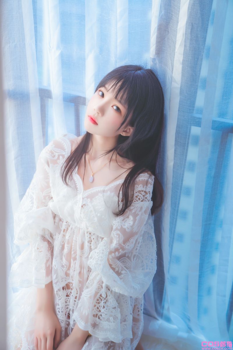 人气Coser@桜桃喵 初雪【45P/911MB】(图1)