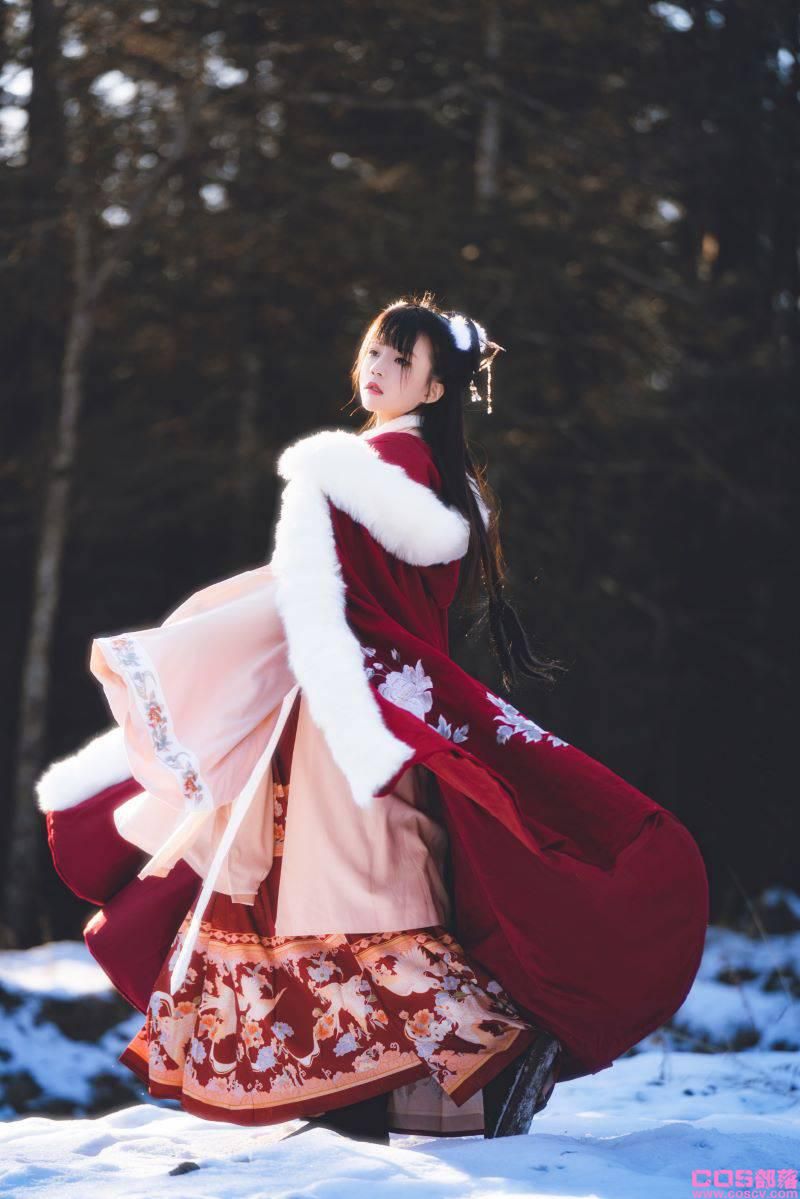 人气Coser@桜桃喵 熹微【30P/767MB】(图1)