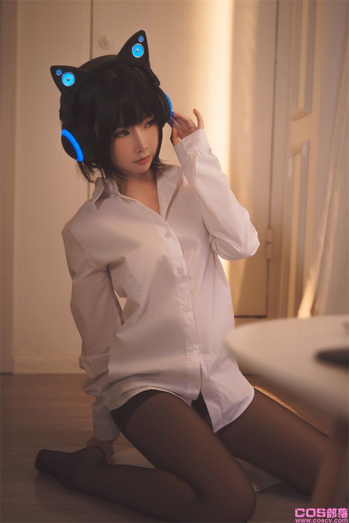 人气动漫Coser@面饼仙儿 - 猫耳耳机【17P/107MB】(图1)