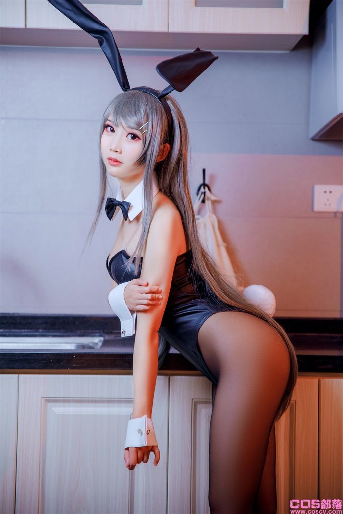 人气动漫Coser@面饼仙儿 - 樱岛麻衣兔女郎【16P/231MB】(图1)