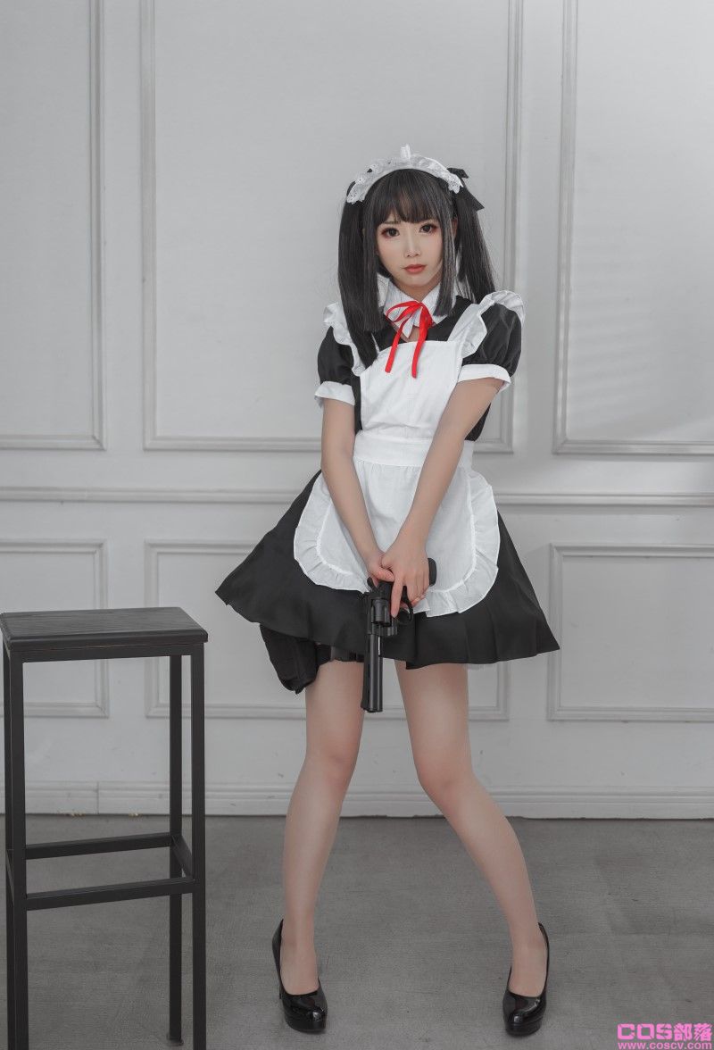 人气动漫Coser@面饼仙儿 左轮女仆【15P/124MB】(图1)