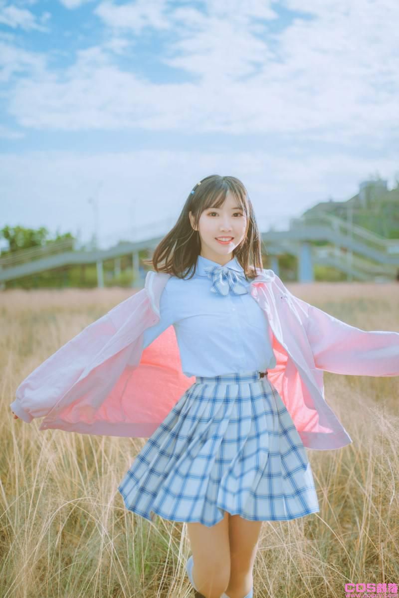 人气动漫Coser@面饼仙儿 粉黛草JK【19P/385MB】(图1)