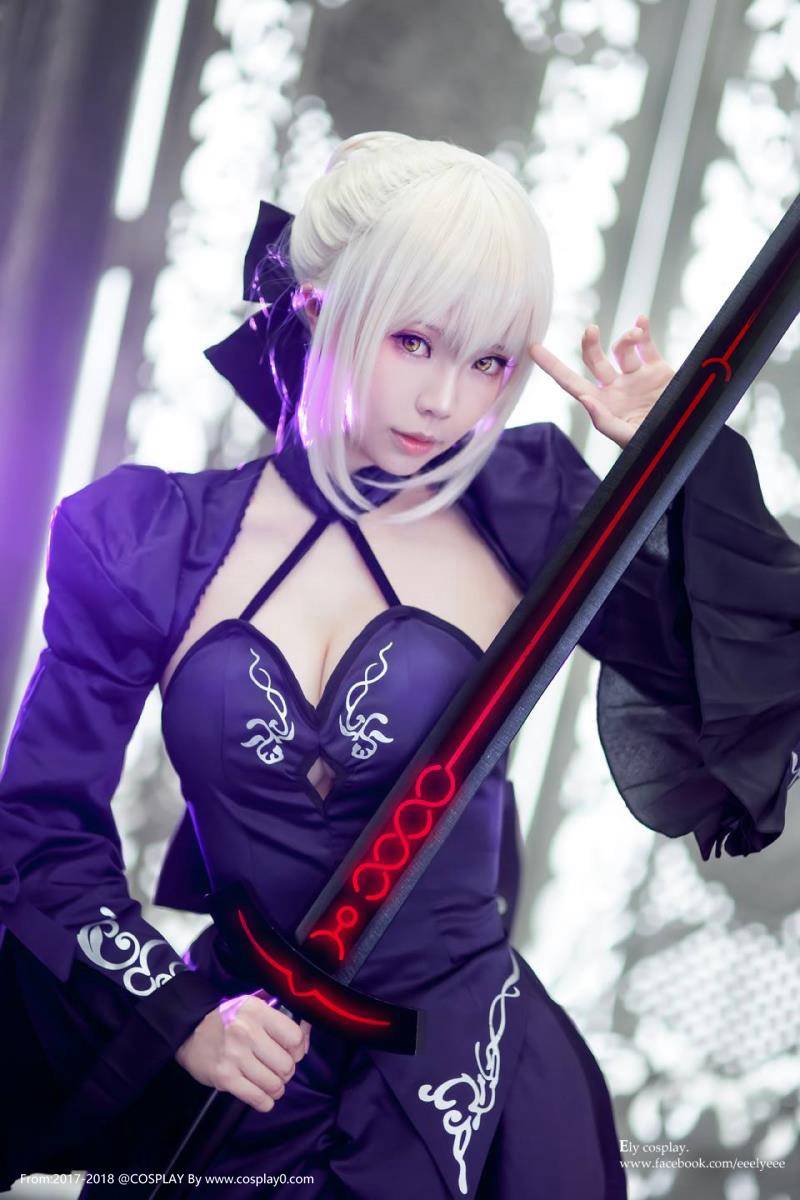 吾王saber同人半次元ElyEE子Cosplay美女写真本(图1)