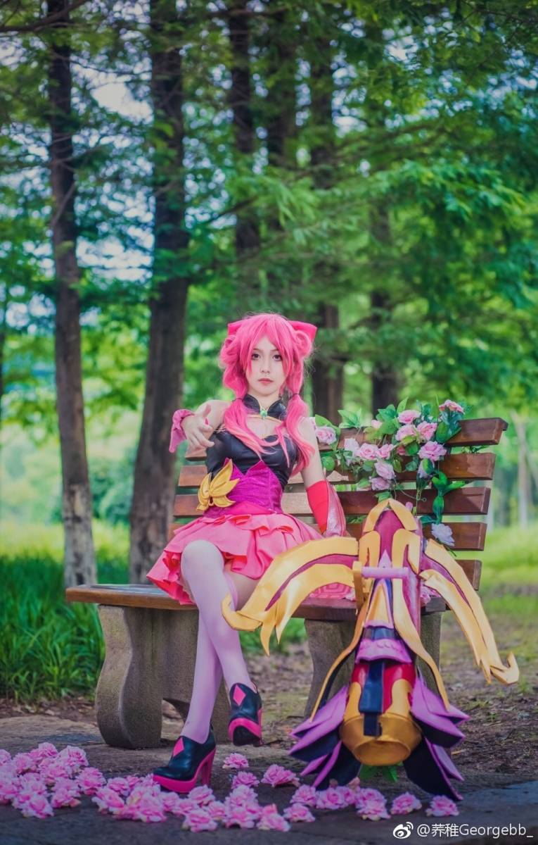 元气少女王者荣耀女英雄孙尚香蔷薇恋人Cosplay(图1)