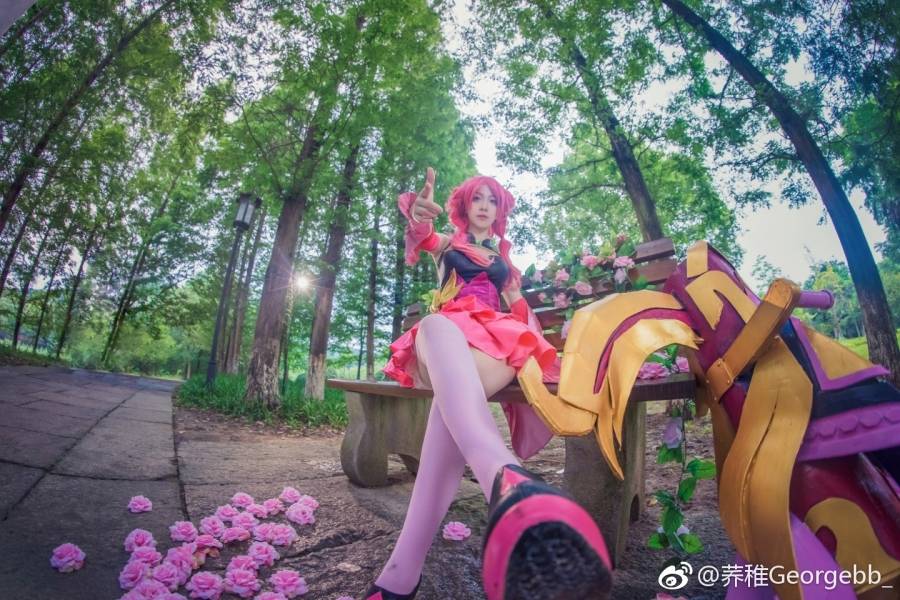 元气少女王者荣耀女英雄孙尚香蔷薇恋人Cosplay(图2)