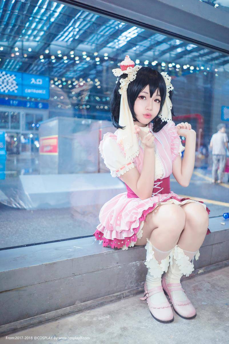 萌妹子桜桃喵双马尾萝莉Cosplay矢泽妮可本子(图1)