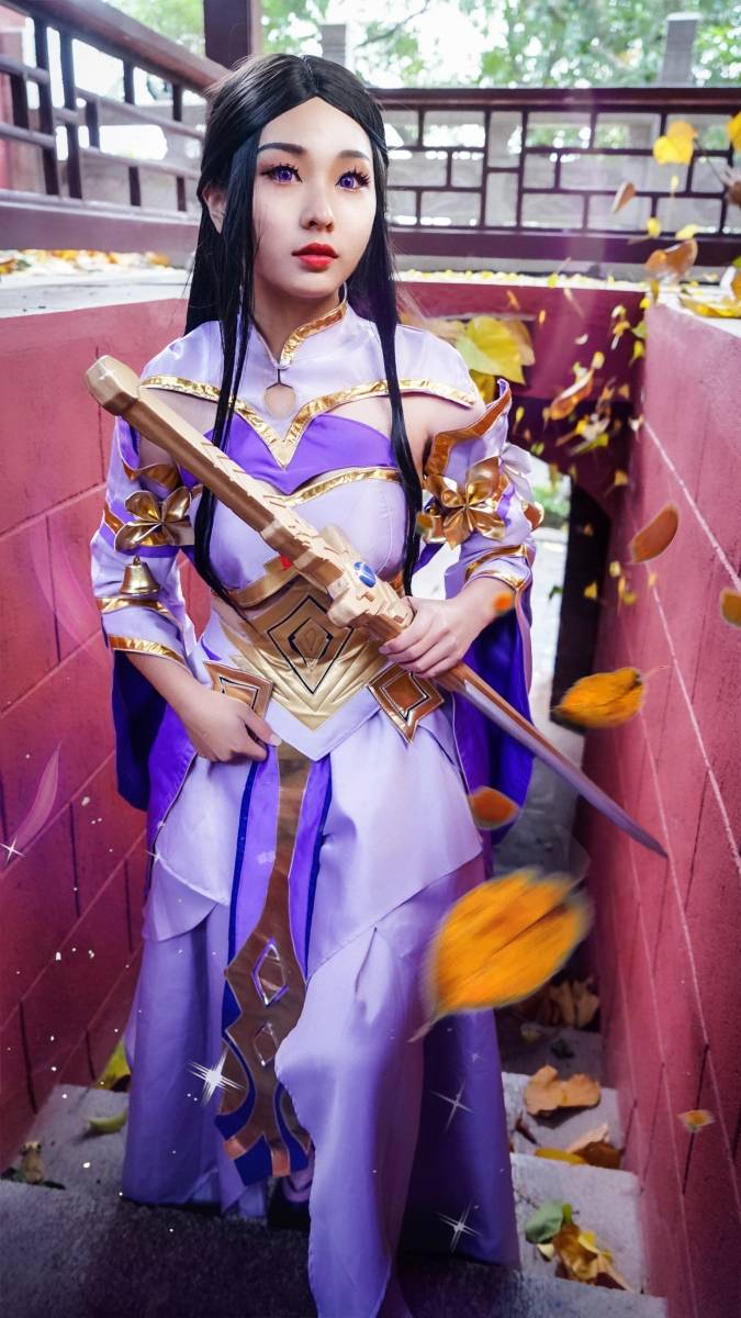 二次元萌妹子Cosplay王者荣耀露娜紫霞仙子(图1)