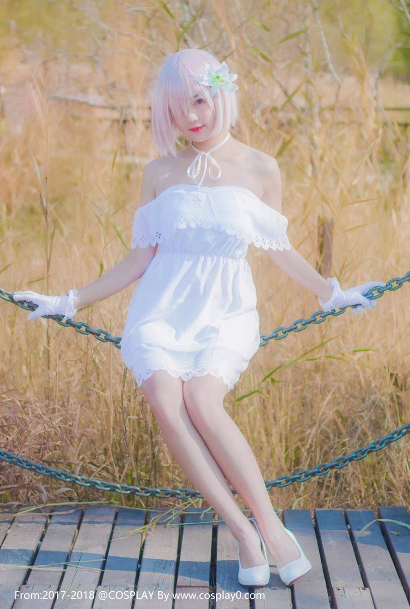 Fate盾娘玛修·基列莱特Cosplay萝莉本子(图1)