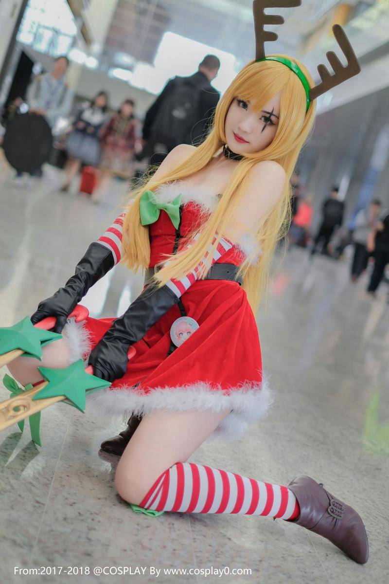 二次元萌妹子lol卡特琳娜圣诞冰雪Cosplay(图1)