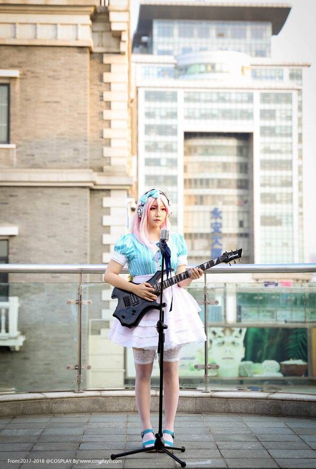 二次元美女超级索尼子蓝白打歌服Cosplay(图8)