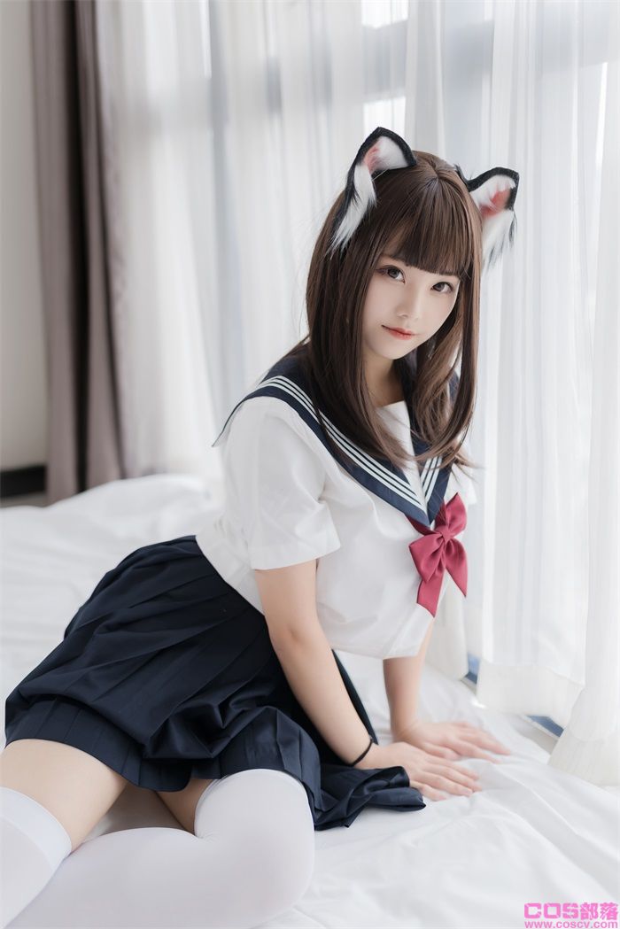 知名动漫博主@蜜汁猫裘 猫耳JK【40P/110MB】(图2)
