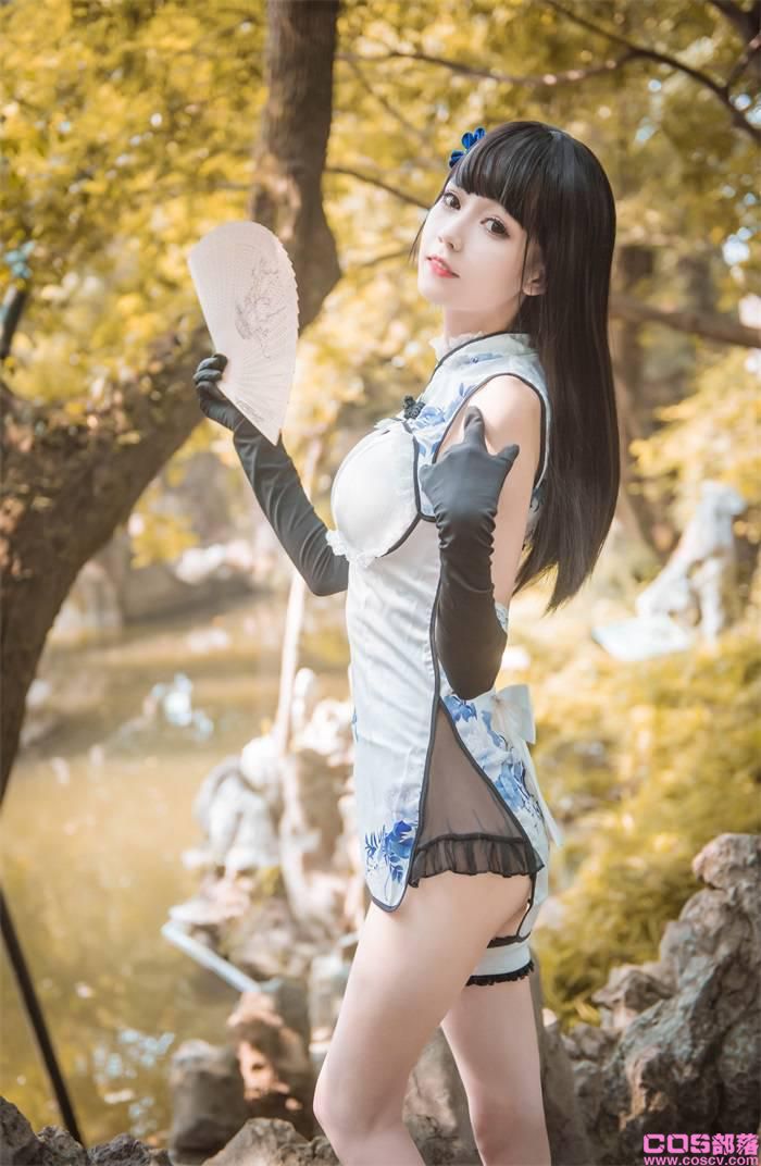 微博红人-动漫博主@你的负卿 瓶儿旗袍【25P/220MB】(图3)