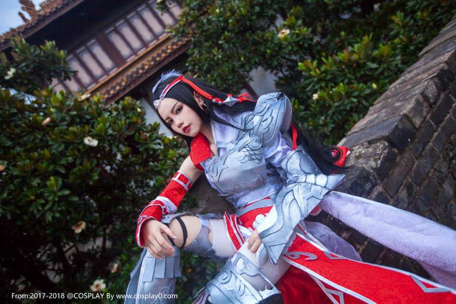 剑侠情缘网络版叁天策秦风军娘Cosplay(图1)