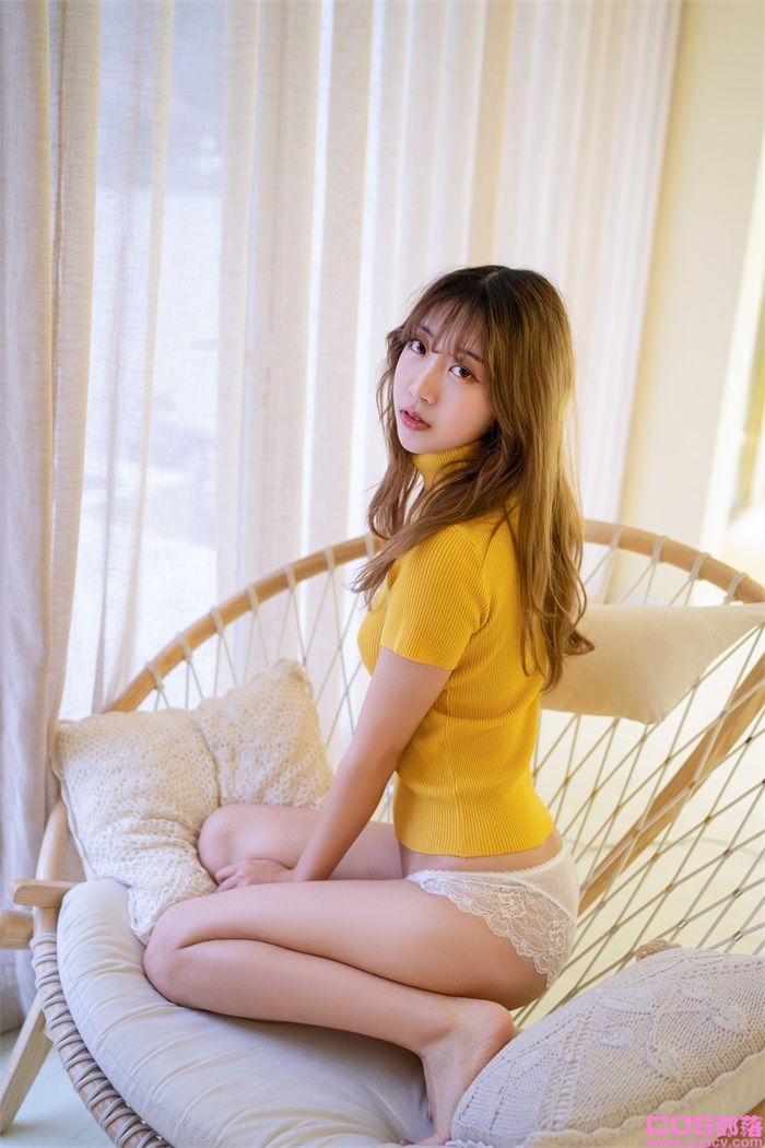 微博红人动漫Coser@-黑川- 黄色毛衣【19P/238MB】(图2)
