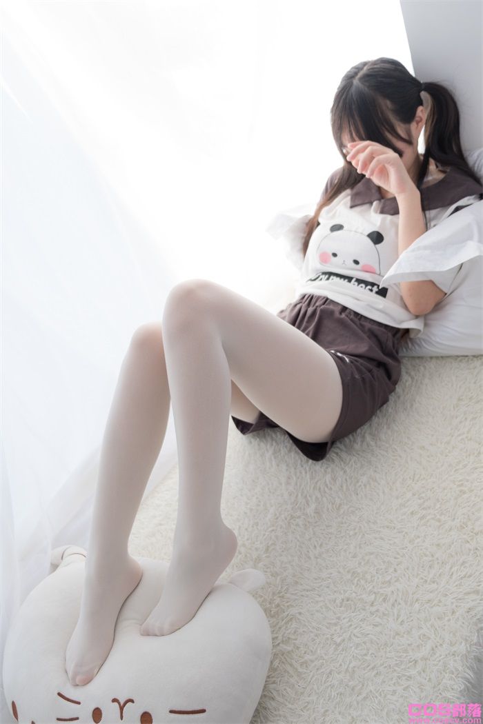 罗利丝控-喵写真 Vol.008 小灰熊丝袜妹【63P232MB】(图2)