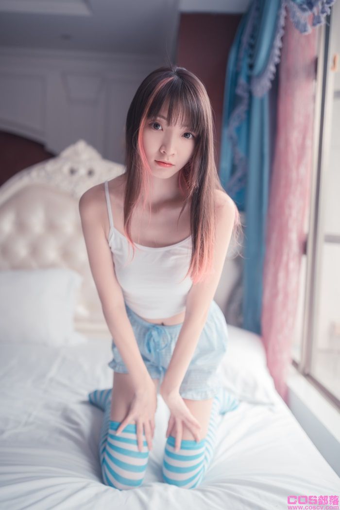风之领域写真 No.014 蓝白条长袜【50P/256MB】(图1)