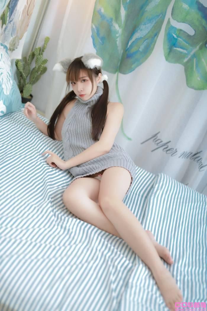 人气Coser动漫博主@二佐Nisa 私房露背毛衣【17P/37.2MB】(图2)