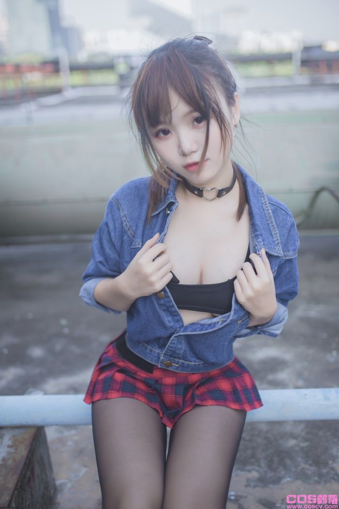 网紅Coser@Yoko宅夏Cos - 红色格子【32P/188MB】(图2)