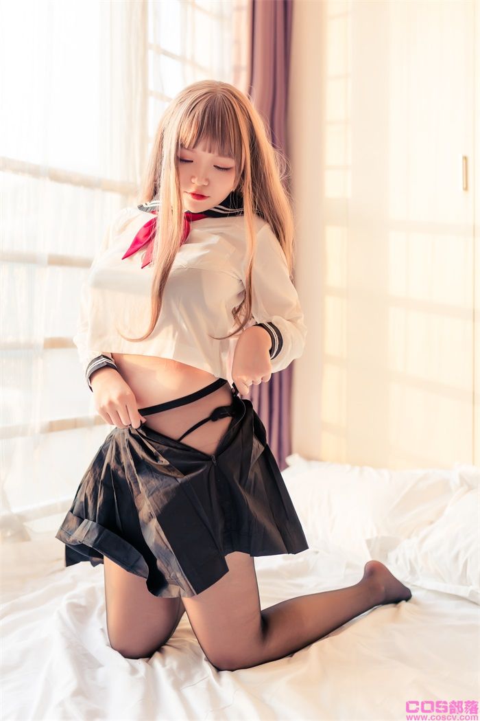 网紅Coser@Yoko宅夏 水手服嘿丝【30P/201MB】(图2)