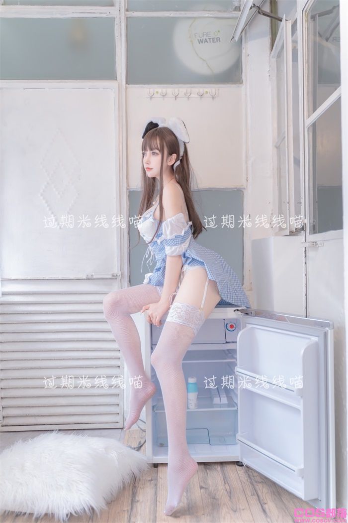 微博妹纸@过期米线线喵 蓝白【55P/106MB】(图4)