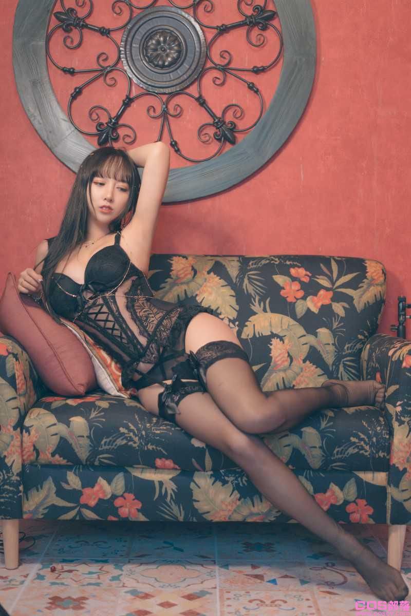 微博妹纸@过期米线线喵 - 6点半的月亮【64P/227MB】(图4)