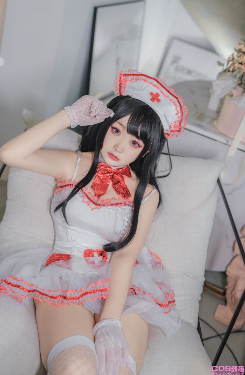 微博人气Coser@-桃夭葵- 雷丝护士【42P/830MB】(图2)