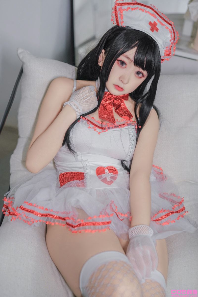 微博人气Coser@-桃夭葵- 雷丝护士【42P/830MB】(图1)