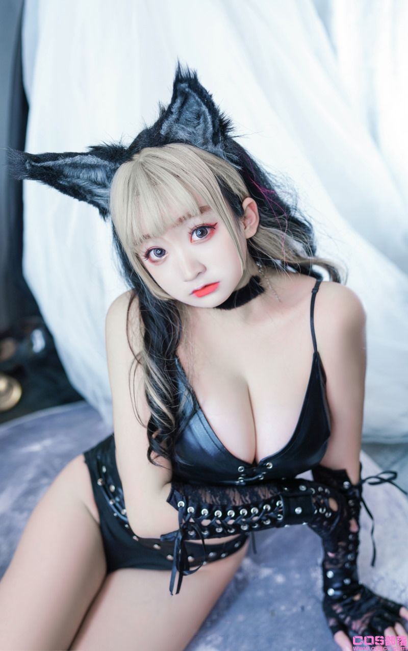 微博人气Coser@-桃夭葵- 皮衣小狼【45P/938MB】(图2)