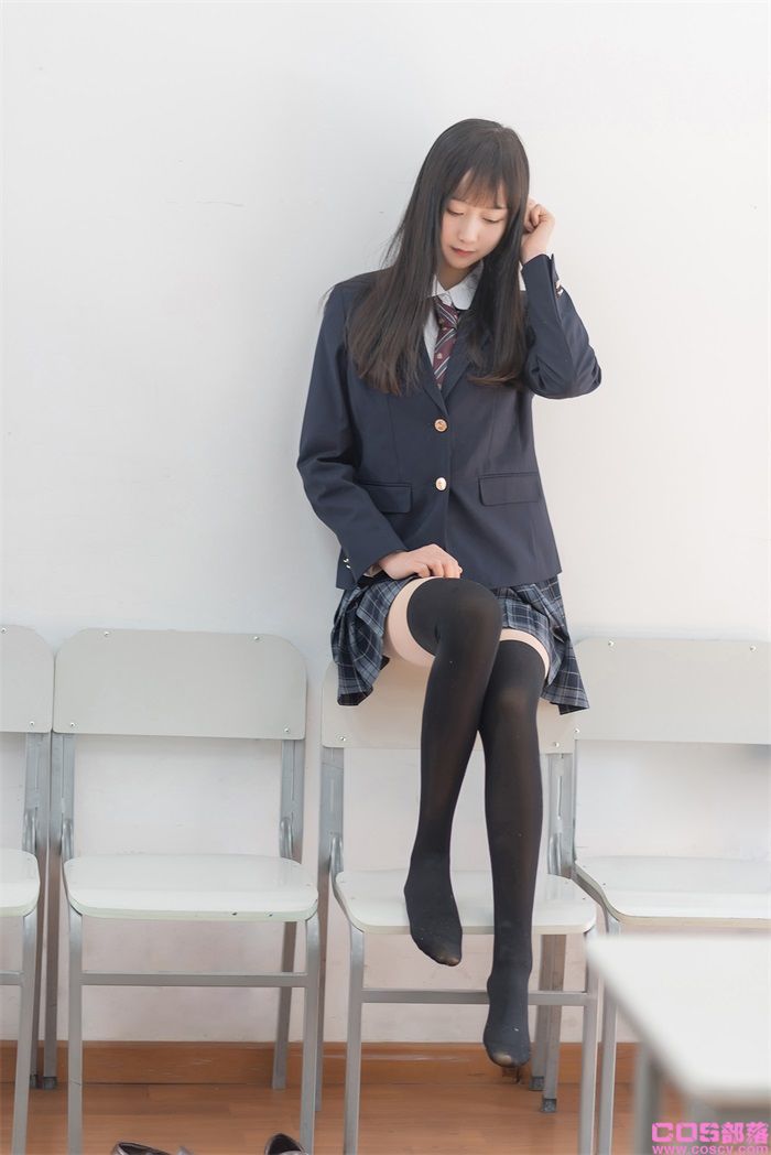 网紅Coser@木绵绵OwO - 嘿丝JK【47P/61.8MB】(图2)