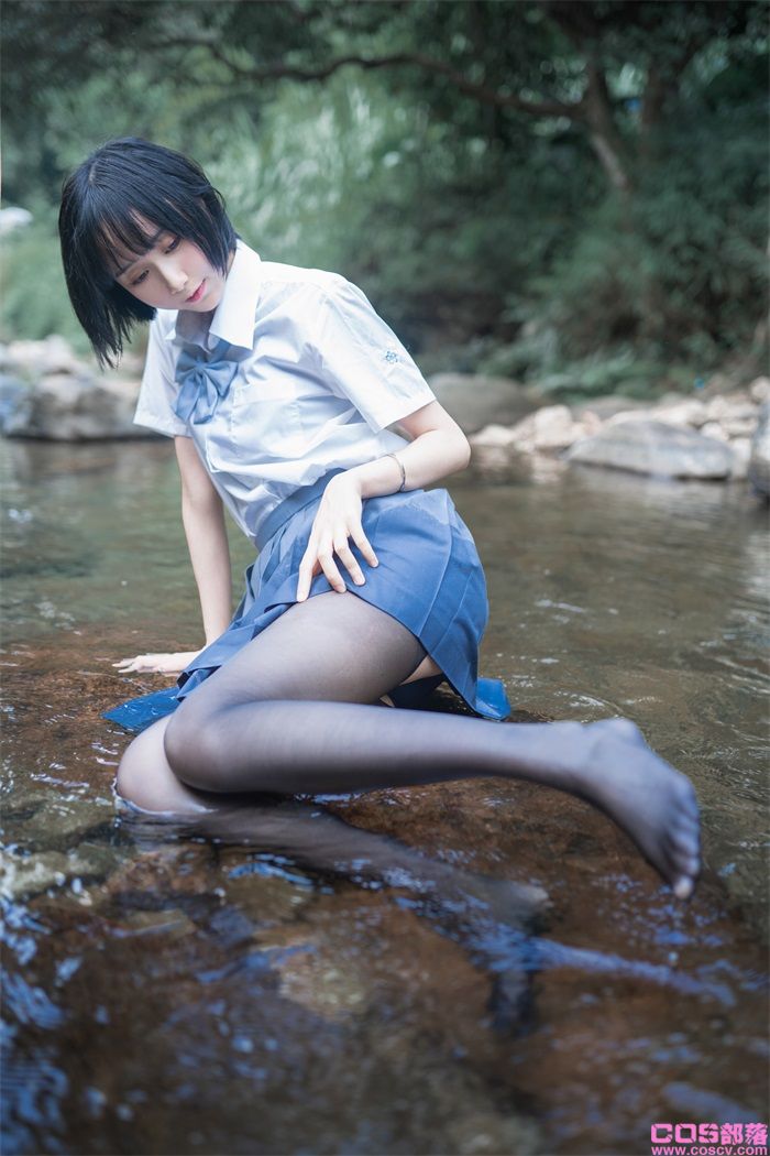 网紅Coser@木绵绵OwO - 水色溪边制服【52P/234MB】(图3)