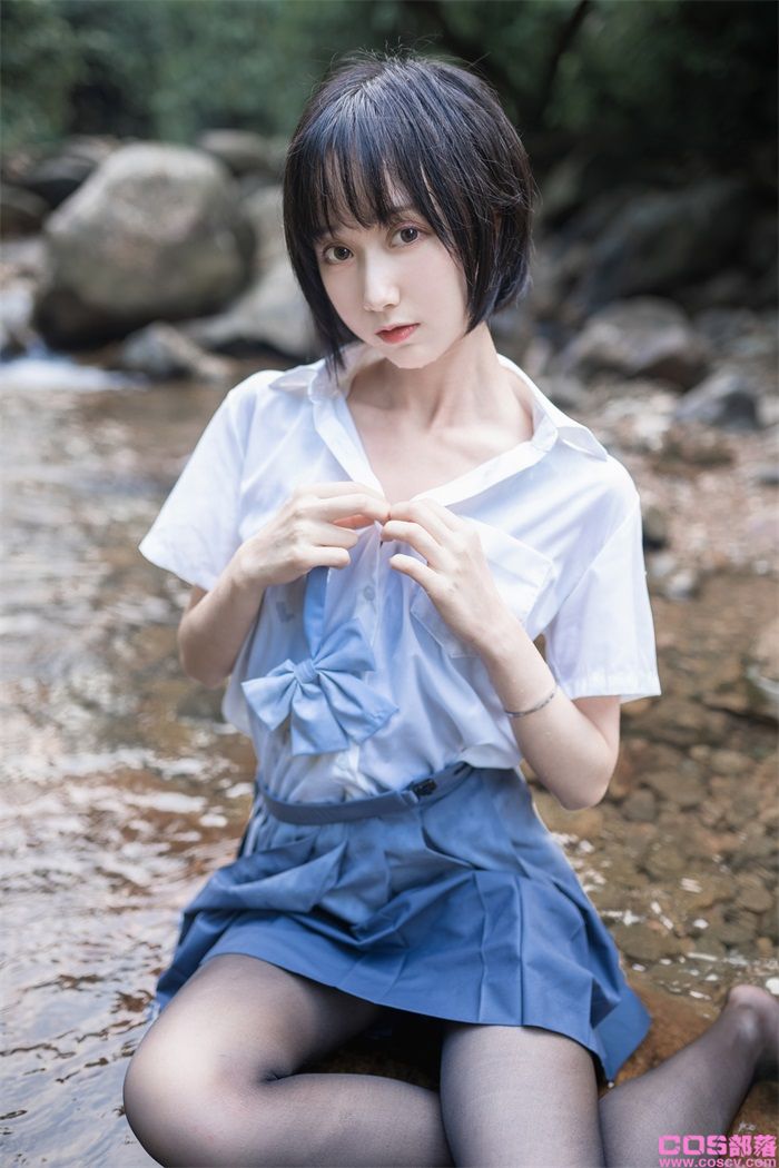 网紅Coser@木绵绵OwO - 水色溪边制服【52P/234MB】(图4)