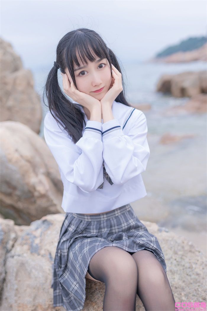 网紅Coser@木绵绵OwO - 海边JK【40P/37MB】(图1)