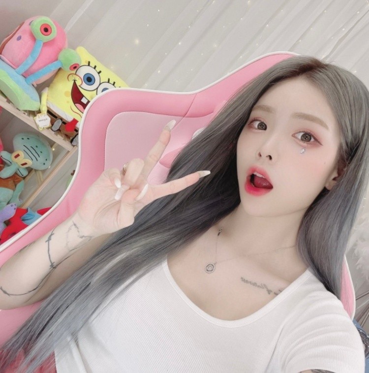 大舅子前妻onlyfans全套付费照片 jintimo金提莫ins83块图片什么意思(图1)