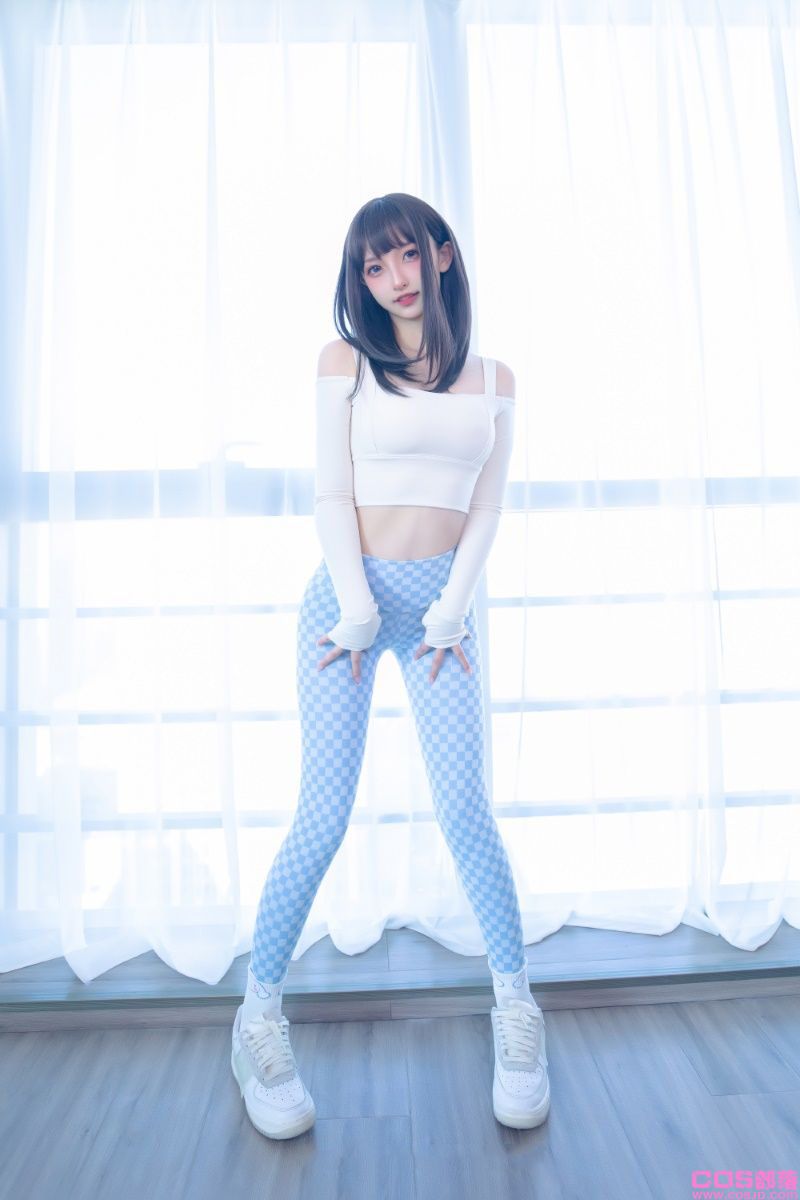 神楽坂真冬写真-蓝白格 [75P/172MB](图1)