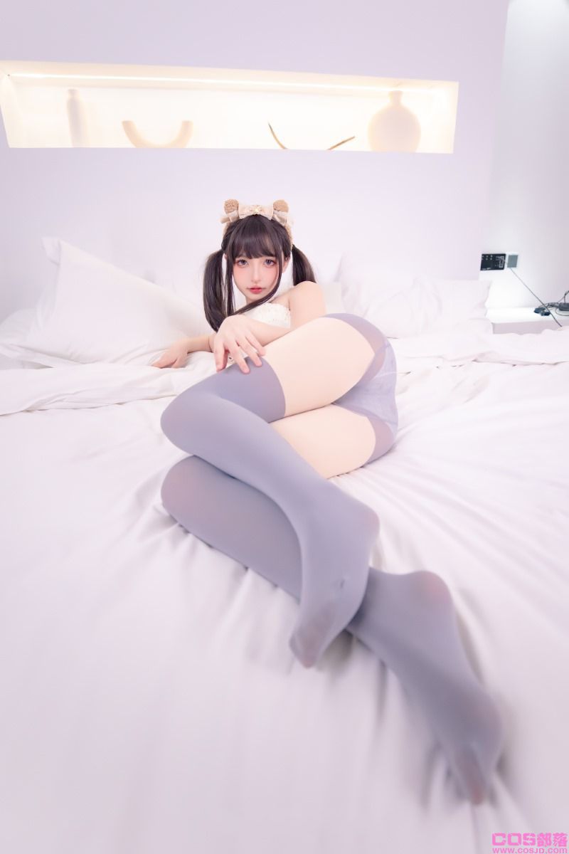 神楽坂真冬写真-《草莓胖次》[75P/185MB](图1)